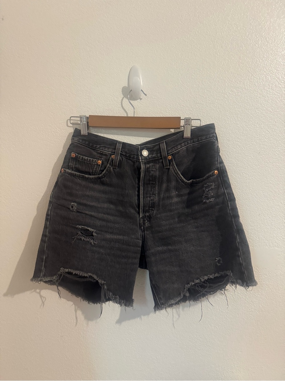 Levi's Premium 501 Women's Black Denim Cut Off Shorts W27 Mid Rise